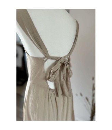 Robe longue dos noué