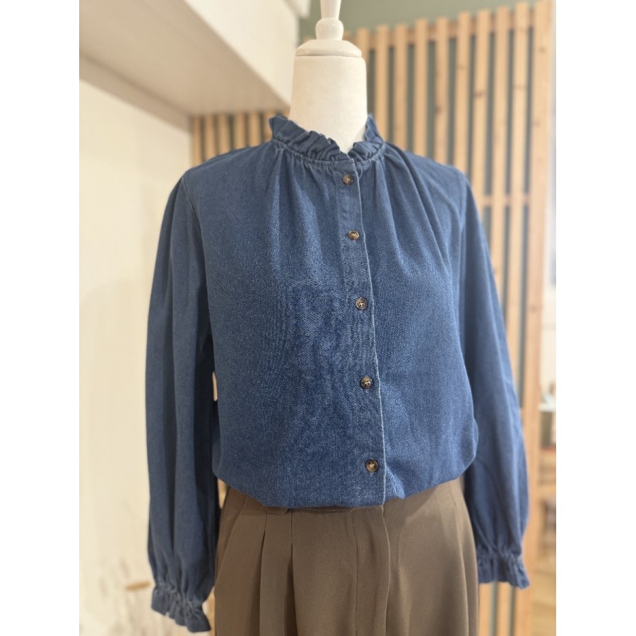 Chemise femme bleu denim à col et manches froncées
